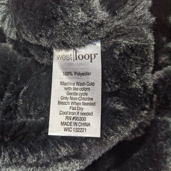 black faux fur infinity scarf nwt - Picture 6 of 6